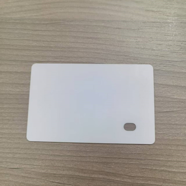 Makintab na Eco-Friendly White Blank Laserable Polycarbonate PC ID Card na may Maaliwalas na Window